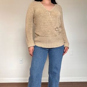 Vintage Y2K Analogy Cream knitted sweater with flower detail // size M